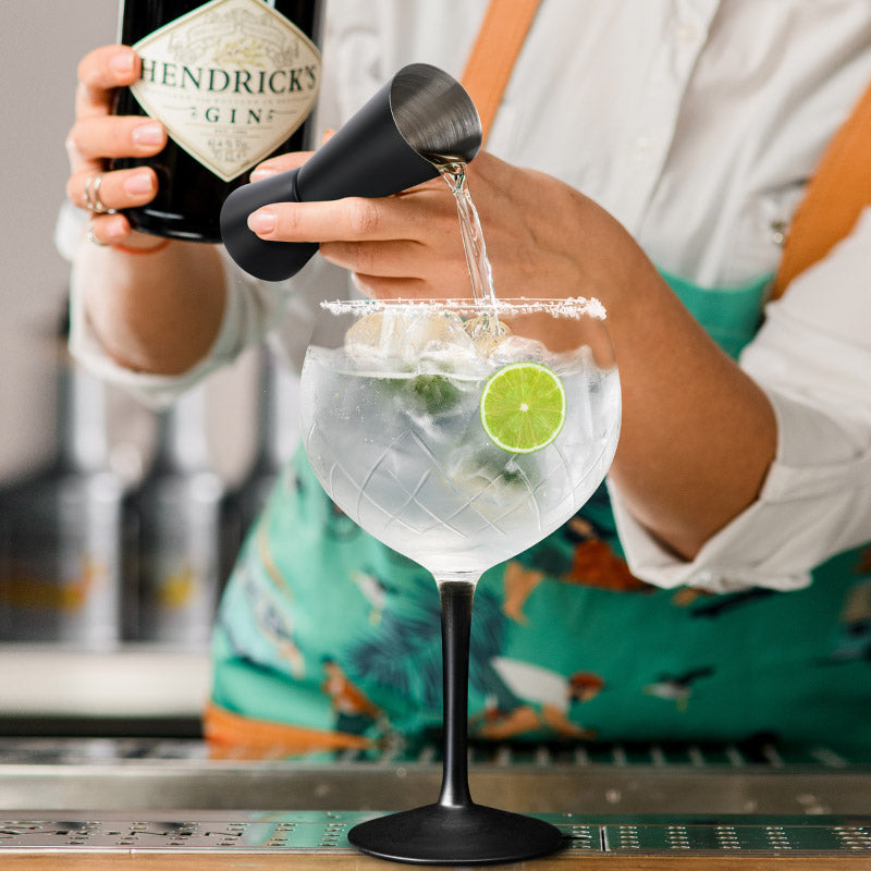 Miamio Gin Gläser Crystaluna 2er Set Glas, mit Messbecher, Rührlöffel und schwarzem Fuß